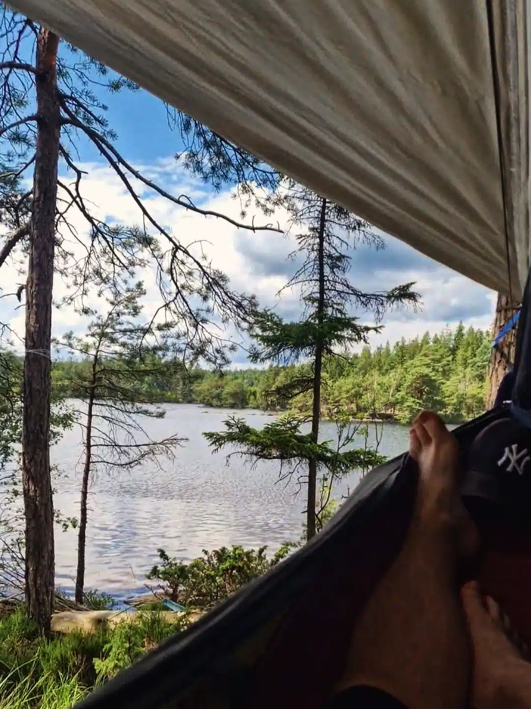 Lägerkänsla och övernattning ute i naturen