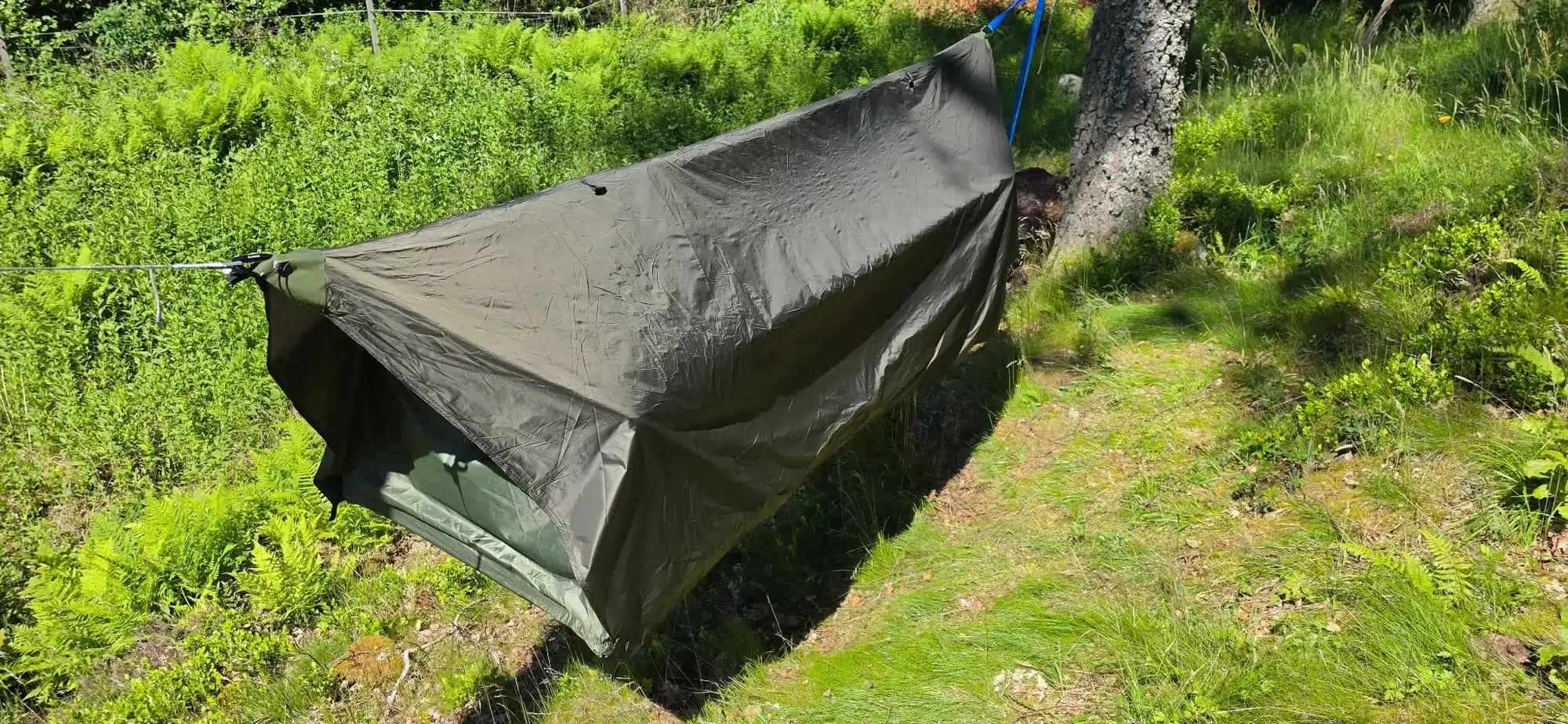 Haven Tent XL helt stängd med tarpen i Storm Mode